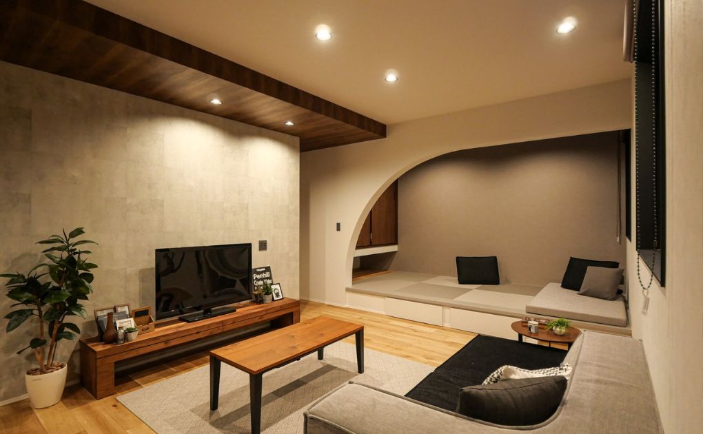 木目とグレーが彩る、大人モダンナチュラルハウス アイキャッチ画像