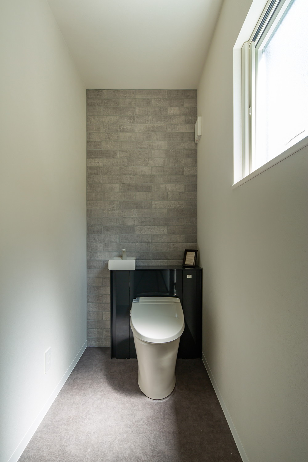 トイレインテリアを整えるアイデアとは？事例と共にポイントを解説 アイキャッチ画像