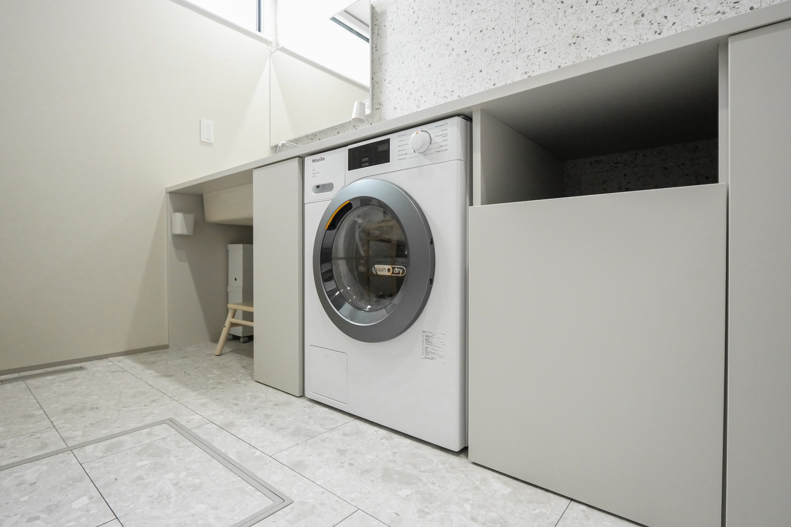 ランドリールームの収納アイデア！何を入れる？カビ対策の方法は？ アイキャッチ画像