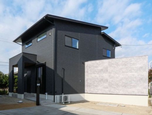 美しく暮らす、モノトーンハウス アイキャッチ画像