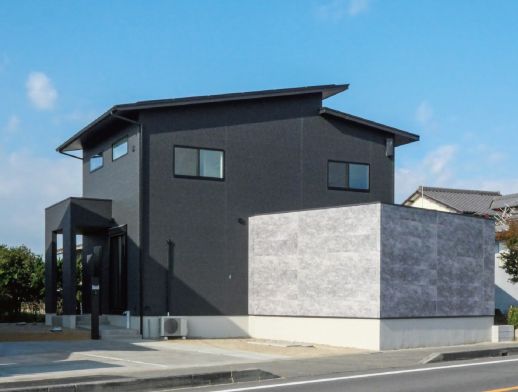 美しく暮らす、モノトーンハウス アイキャッチ画像