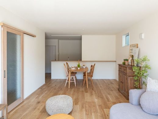 家事も育児もスムーズに、南欧プロヴァンス風のかわいいお家 アイキャッチ画像