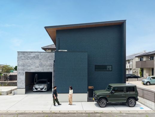 15帖のガレージと趣味部屋がつながる、車好きのための家 アイキャッチ画像
